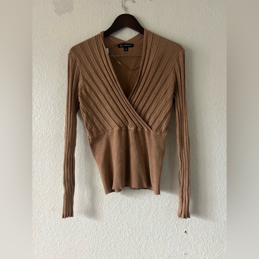 Y2K INC International Concepts Brown Ribbed Top Sz M Rayon Fitted Deep V Neck‎
